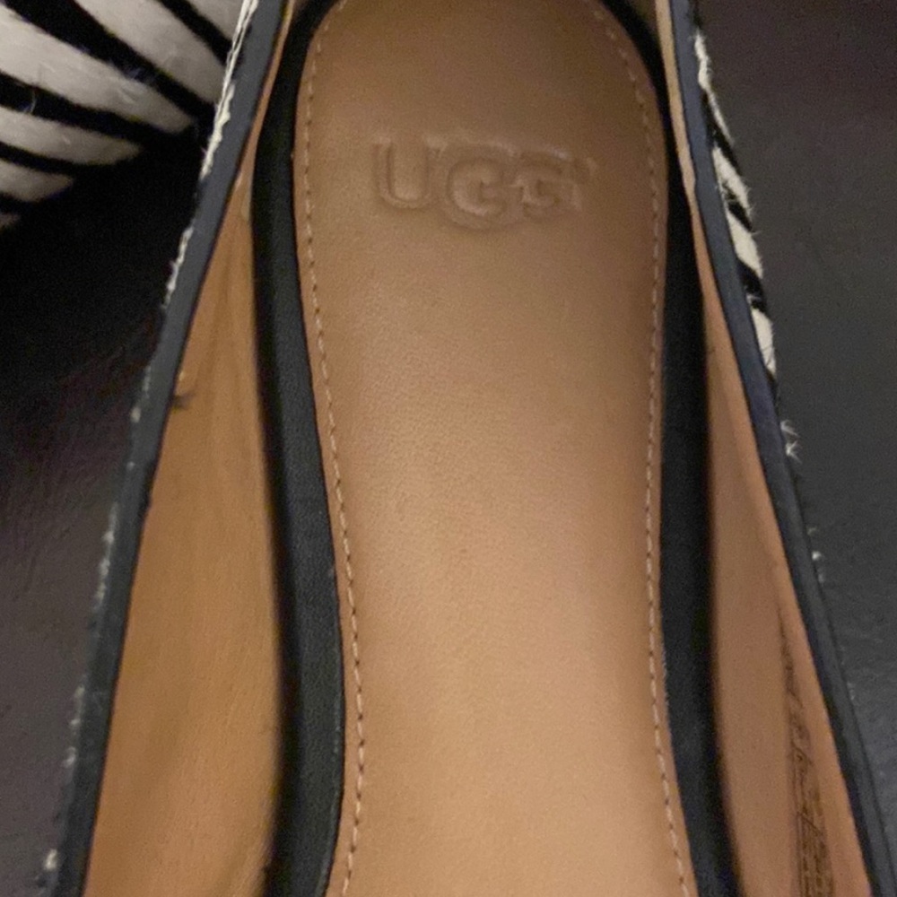 Ugg zebra print flats EUC - Picture 4 of 6